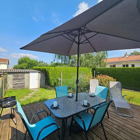 Le Petit Ecureuil Charmant Gite Jardin Terrasse Les Herbiers Exterior foto