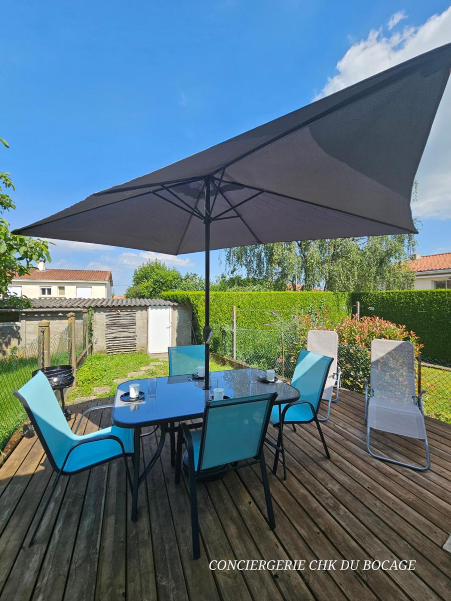 Le Petit Ecureuil Charmant Gite Jardin Terrasse Les Herbiers Exterior foto