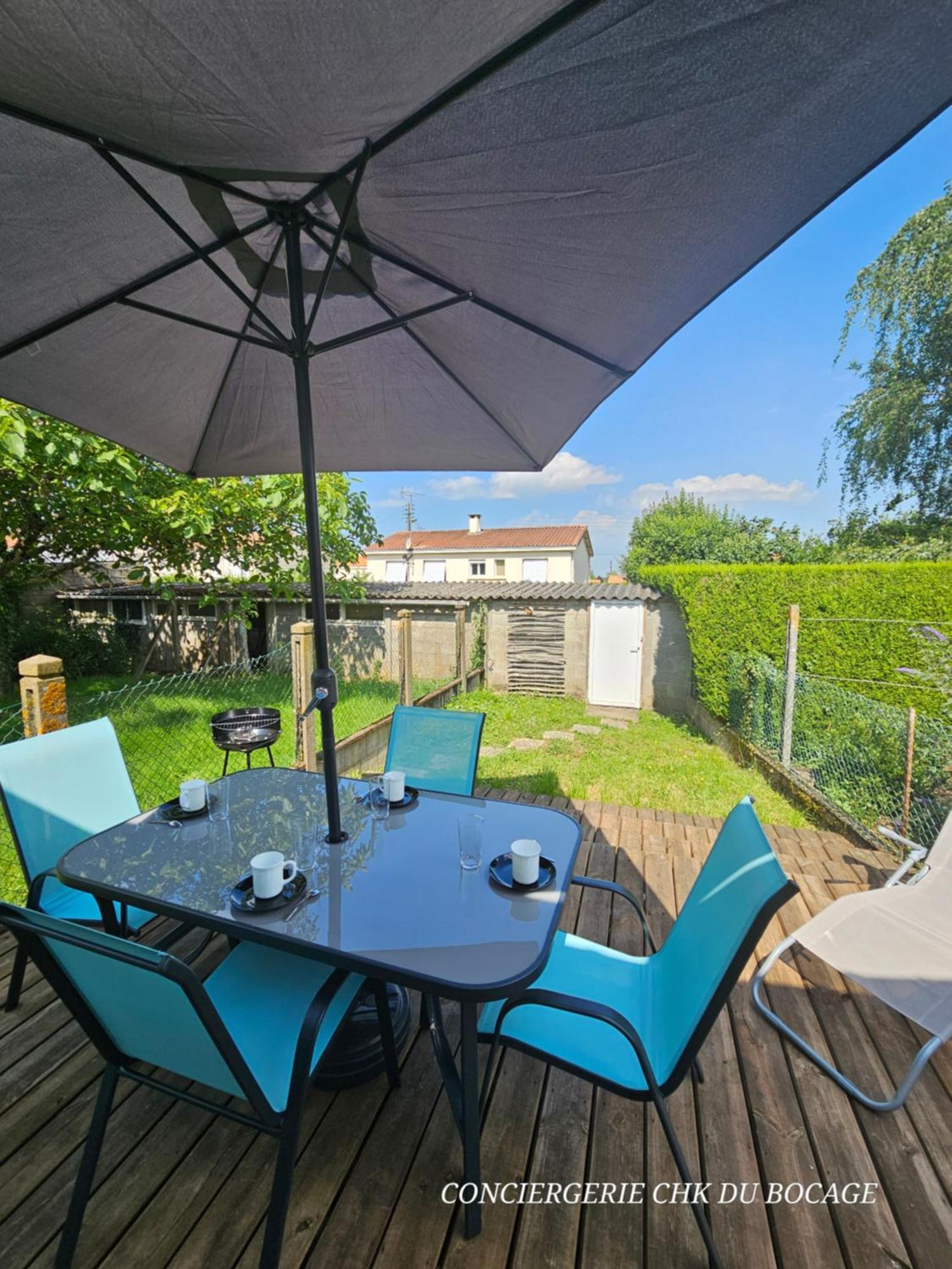 Le Petit Ecureuil Charmant Gite Jardin Terrasse Les Herbiers Exterior foto