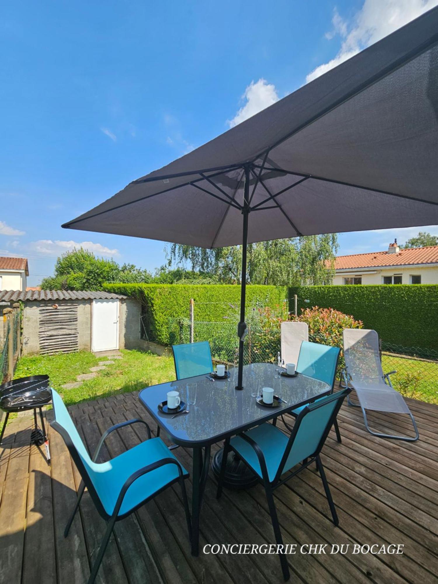 Le Petit Ecureuil Charmant Gite Jardin Terrasse Les Herbiers Exterior foto